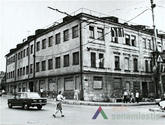 Building before the restoration. Photo by A. Dumbliauskas, 1983, from personal colletion of A. Dumbliauskas.