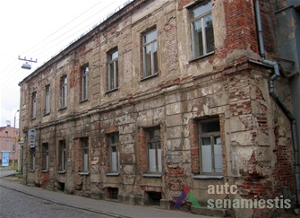 Building before the restoration. Photo by V. Petrulis, 2006.