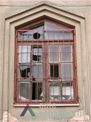 Pagrindinio fasado langas. 2006 m., V. Petrulio nuotr.