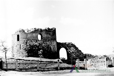The ruins of Kaunas Castle. Photo by L. Broga, 1955, from Lithuanian central state archive, photodocuments department.