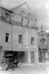 House before restoration. Author and date of photography unknown, from personal archive of A. Prikockienė.