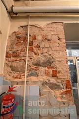 Senojo mūro fragmentai intejere. V. Petrulio nuotr., 2013 m.
