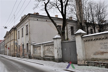 Building on the corner of Muitinės and V. Kuzmos str. Photo by V. Petrulis, 2014.